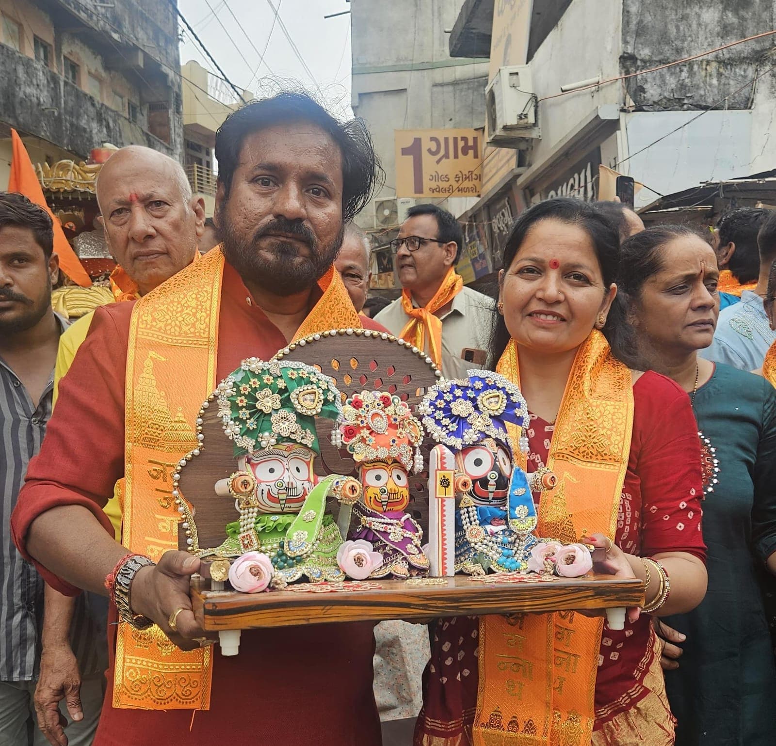 Devotees Gather in Large Numbers for Lord Jagannath's Traditional 'Mameru' Ceremony in Palanpur